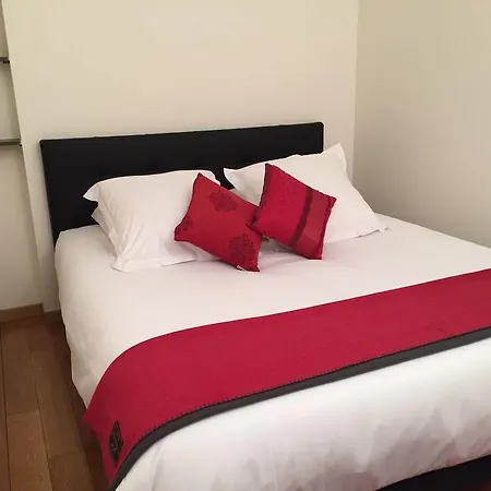 Suites Elysees Montaigne Париж