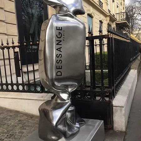 Suites Elysees Montaigne