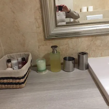 Suites Elysees Montaigne * Париж